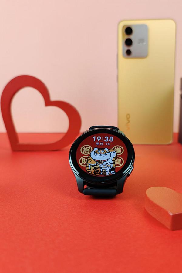 vivoWATCH2新年禮盒開箱簡評：獨特風格的年味禮盒