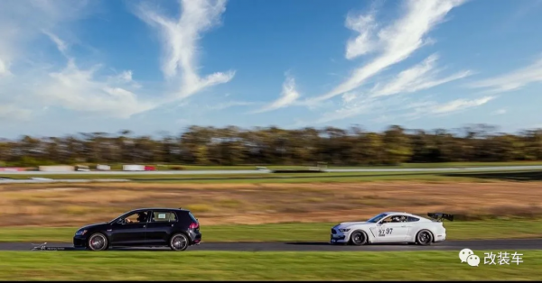 真V8後驅手動擋Shelby GT350,526馬力車主還覺得不大? 真V8後驅手動擋Shelby GT350,526馬力車主還覺得不大?