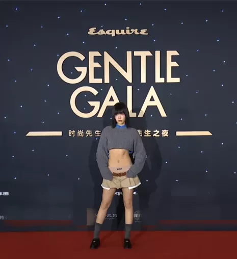 2022開年紅毯:張雨綺變臉認不出,吳謹言好怪,郭采潔收了神通吧 2022開年紅毯:張雨綺變臉認不出,吳謹言好怪,郭采潔收了神通吧