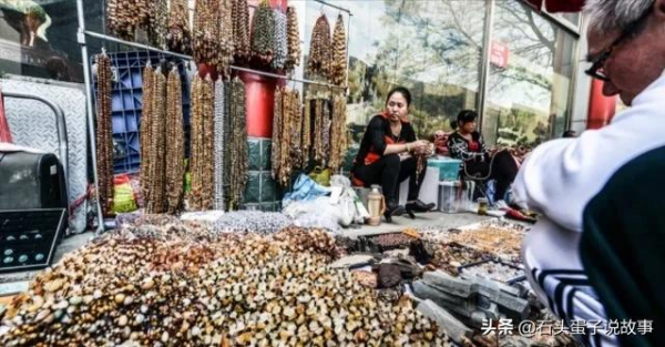 北京一城中村變&OpenCurlyDoubleQuote;古玩街&rdquo;，每日深夜擺攤迎客，遊客成&OpenCurlyDoubleQuote;夜貓子&rdquo;