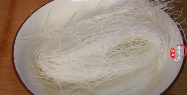 正月十五元宵節，不管有錢沒錢，6道吉祥菜端上桌，寓意招財紅火