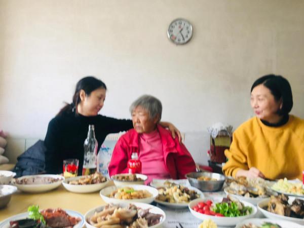 有家人，有陪伴，祥和喜樂，就是最美最暖的年味