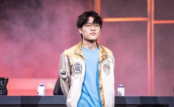 今嶼轉打野位置,小胖根本無法替代,狼隊秋季賽實力大減 今嶼轉打野位置,小胖根本無法替代,狼隊秋季賽實力大減