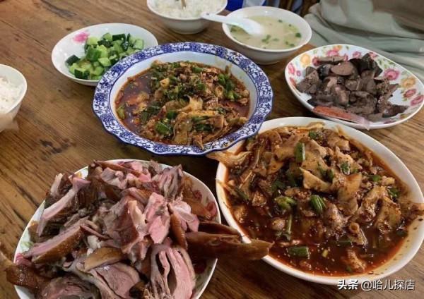 四川聞名的九尺婆婆店，剔骨肉的發源地，人均25元，每天40桌爆滿
