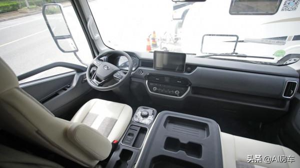 C2駕照開的大眾輕卡房車!2.8T動力+6T承載,帶獨立廚衛和5人床 C2駕照開的大眾輕卡房車!2.8T動力+6T承載,帶獨立廚衛和5人床