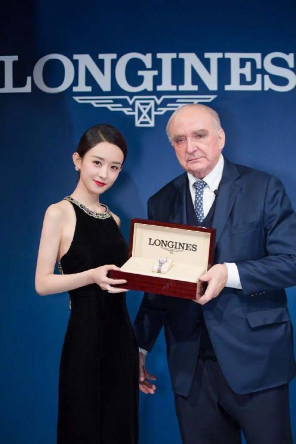 趙麗穎黑色長裙禮服照、優雅迷人 趙麗穎黑色長裙禮服照、優雅迷人