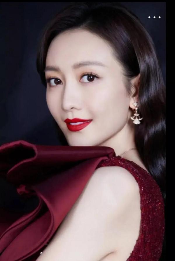 誰高冷了?你才高冷,你上學時就高冷 誰高冷了?你才高冷,你上學時就高冷