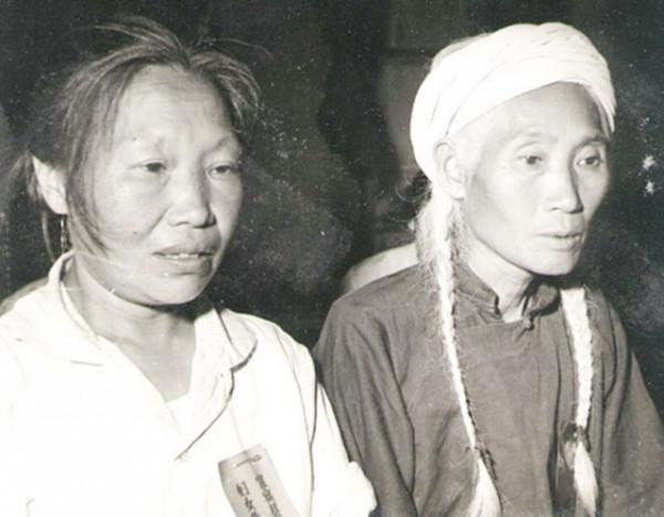 四川白毛女：深山孤苦17年，渾身赤裸當野人，下山後生下一兒一女