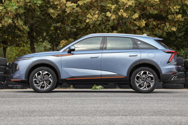 哈弗神獸：5門5座SUV，搭載1&period;5T&plus;7擋雙離合，造型大方，適合家用