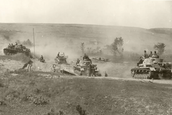 蘇聯打贏二戰的秘籍:“大縱深戰役理論”平推,納粹“閃電戰” 蘇聯打贏二戰的秘籍:“大縱深戰役理論”平推,納粹“閃電戰”