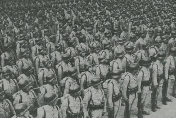 被人民推翻的統治