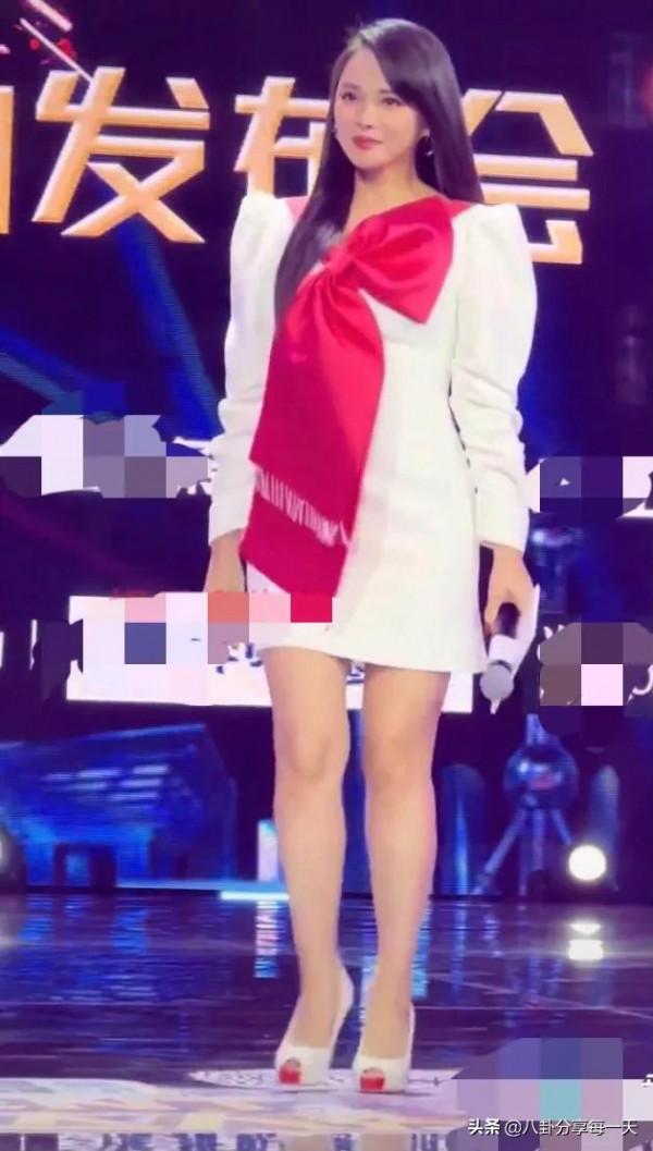 女星生圖來襲:閆妮臉部浮腫,熱巴臉部僵硬,53歲伊能靜彷彿18歲 女星生圖來襲:閆妮臉部浮腫,熱巴臉部僵硬,53歲伊能靜彷彿18歲