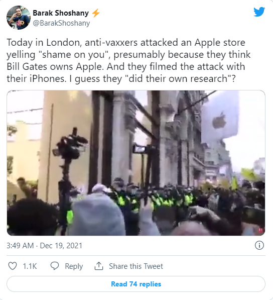 反疫苗者扔雞蛋襲擊比爾・蓋茨的“蘋果 Apple Store”