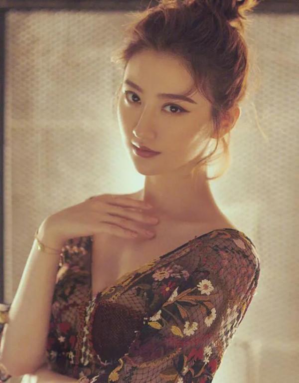 著名演員景甜，真的很甜，美麗大方