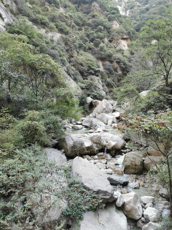 自古華山一條路的山門 自古華山一條路的山門