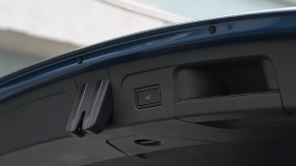 「諾總日記」忍不住自掏腰包，“奇怪分子”的途安L卻內有亮點