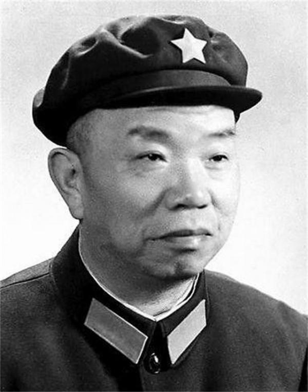 1985年許世友遺體告別:上萬人參加,上千輛車排長龍,撼動南京城 1985年許世友遺體告別:上萬人參加,上千輛車排長龍,撼動南京城