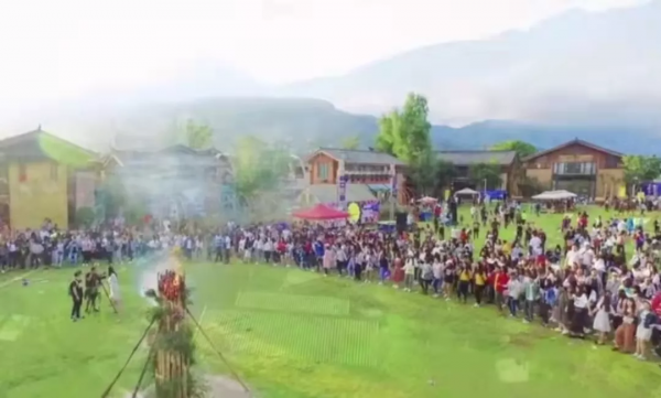 闢謠雪山藝術小鎮爛尾傳聞，“小股東”李亞鵬為誰澄清？