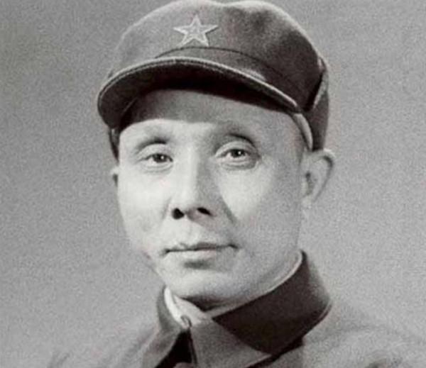 彭雪楓犧牲後,周恩來勸說其遺孀改嫁,兒子後來成上將 彭雪楓犧牲後,周恩來勸說其遺孀改嫁,兒子後來成上將