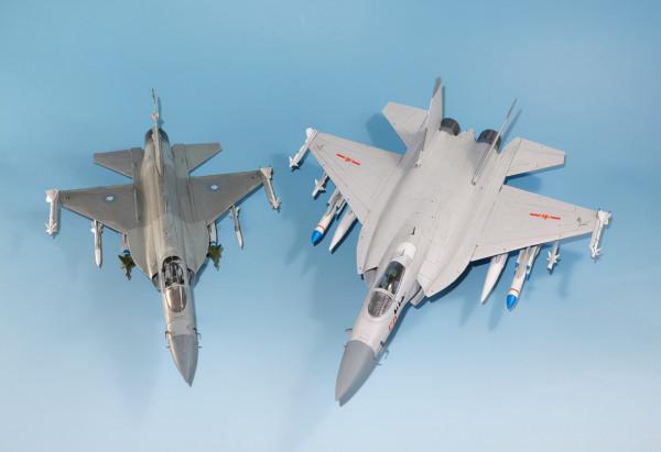 梟龍掛載能力不足，能否改成雙發雙垂尾，架空放大成梟龍PLUS？