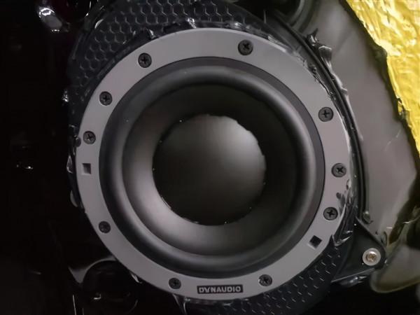 汕頭貓王凱迪拉克XT6音響改裝丹拿372三分頻，聲動更心動