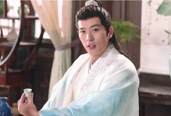 13歲成為“瓊男郎”,開過酒吧跨界做了演員,因《國子監》被關注 13歲成為“瓊男郎”,開過酒吧跨界做了演員,因《國子監》被關注