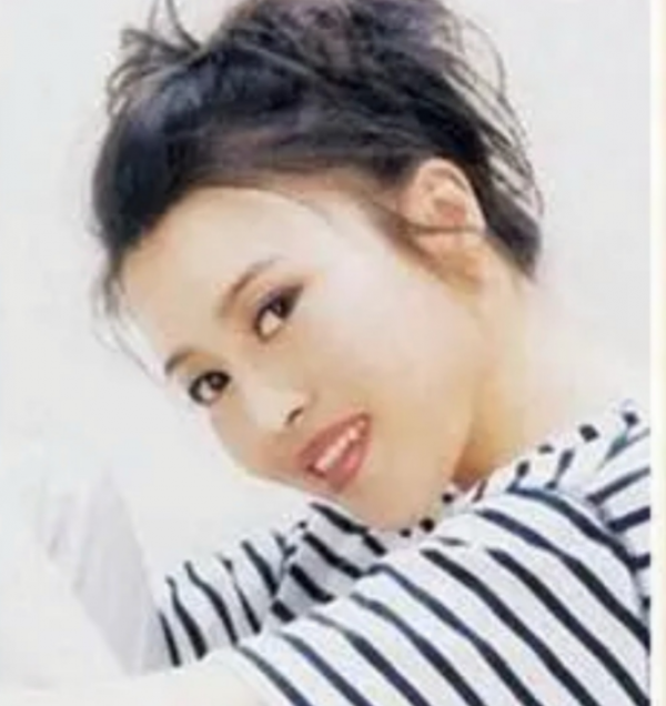 為愛兩度下跪，四次流產，“悲情影后”丁嘉麗與孫紅雷的愛恨糾纏