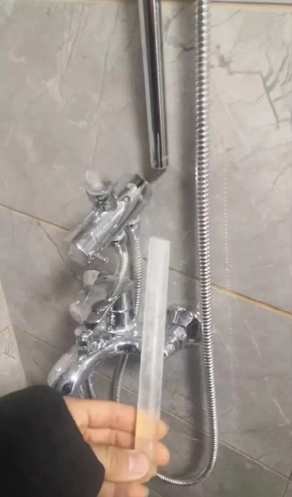 水管凍住了怎樣快速解凍?這裡有三個實用方法,任選其一輕鬆解決 水管凍住了怎樣快速解凍?這裡有三個實用方法,任選其一輕鬆解決