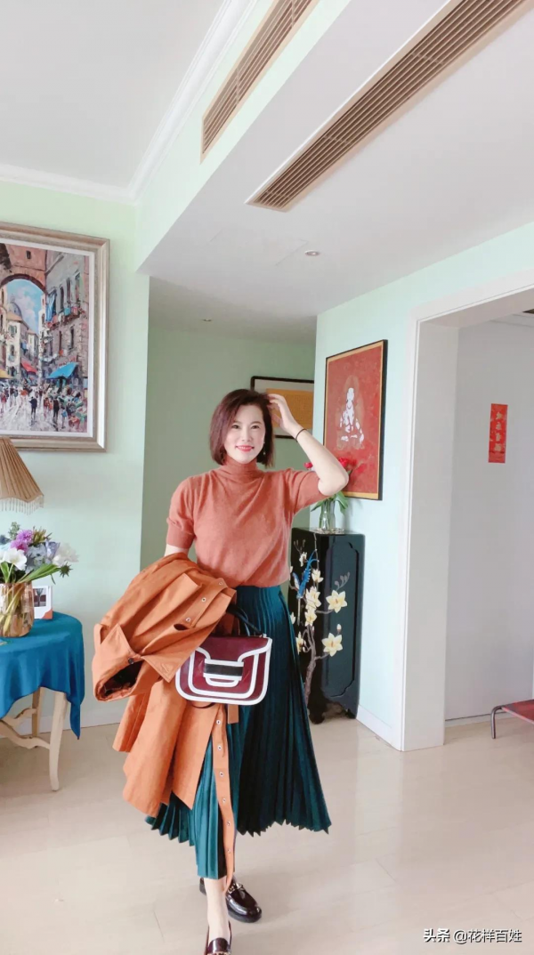 可帥可美，這個超會穿的50歲姐姐，讓我們看到女人該堅持一生的事