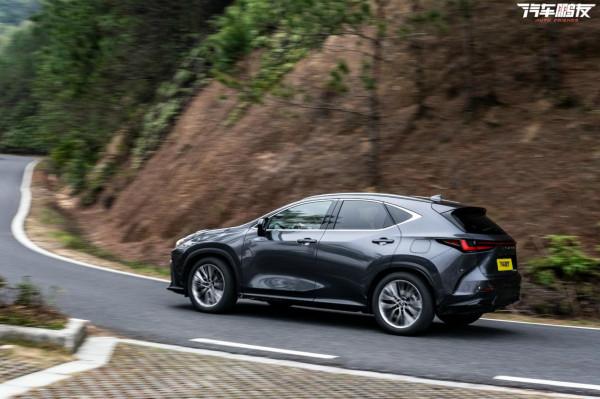 試駕全新雷克薩斯NX，電氣化成為主角，但這價格需要勇氣？