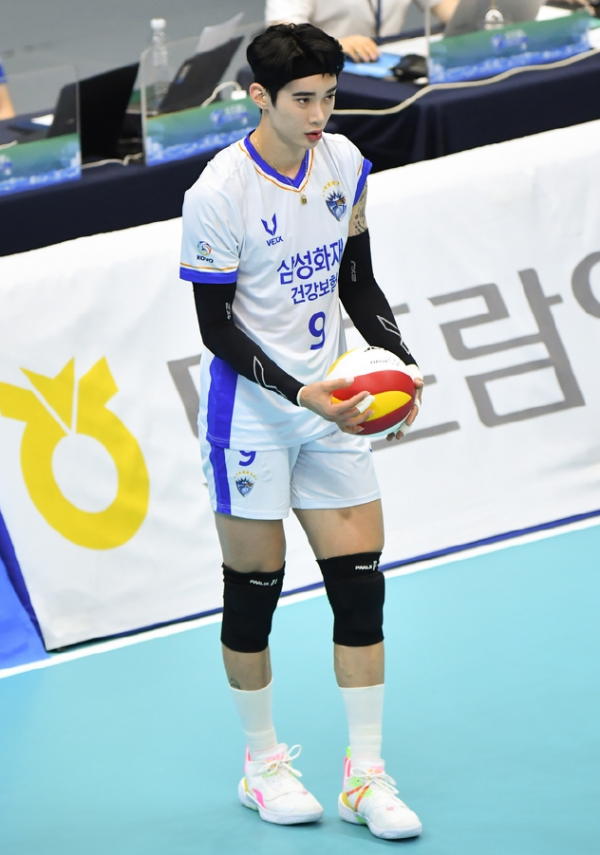 噩耗！27歲韓國男排金仁赫離世，死因仍在調查，生前愛化妝遭網暴