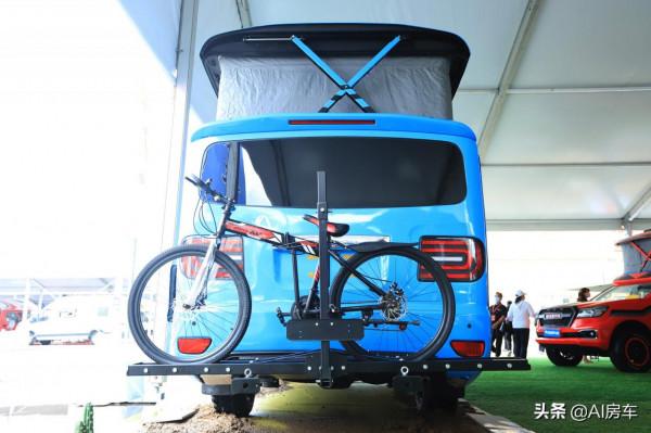 實拍日產越野房車！四驅2&period;5L&plus;7AT動力，配全套吃住功能，可下地庫