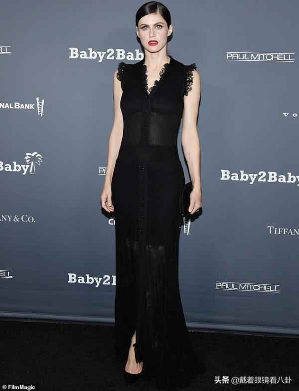 35歲達達里奧訂婚,髮長文表白52歲未婚夫,男方為離異製片人 35歲達達里奧訂婚,髮長文表白52歲未婚夫,男方為離異製片人