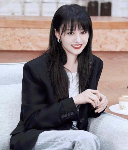 趙麗穎、孫儷等明星捐款水災,鄭爽卻深夜哭窮說靠喝自來水為生 趙麗穎、孫儷等明星捐款水災,鄭爽卻深夜哭窮說靠喝自來水為生