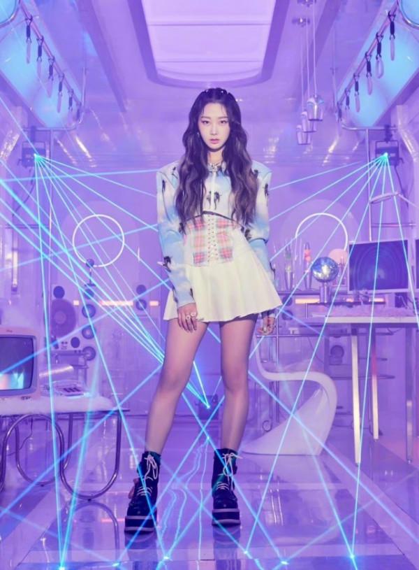 SM家族演唱會海報公開，粉絲調侃長達兩米，EXO卻只有一人