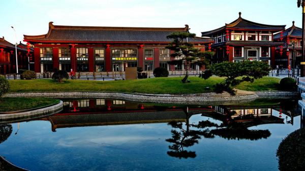 戲作大雁塔月圓夜小賦「嚴建設」 戲作大雁塔月圓夜小賦「嚴建設」