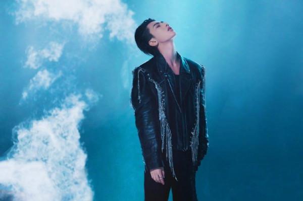 芒果年貨節：twins胖成姨，鞠婧禕半永久妝發，蔡徐坤霸氣開演