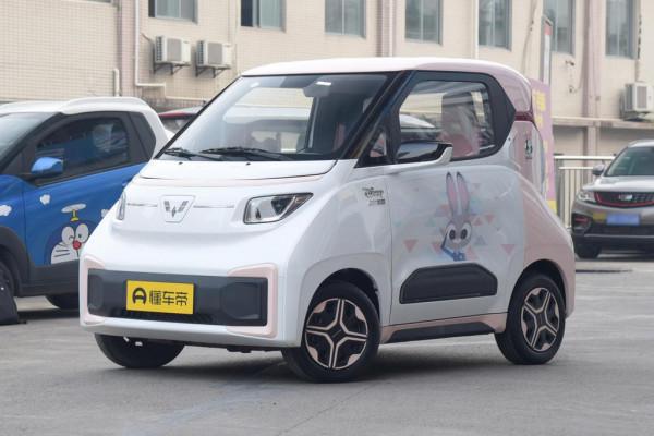 五菱Nano EV,微型車,頂配售5.98萬,造型小巧 五菱Nano EV,微型車,頂配售5.98萬,造型小巧