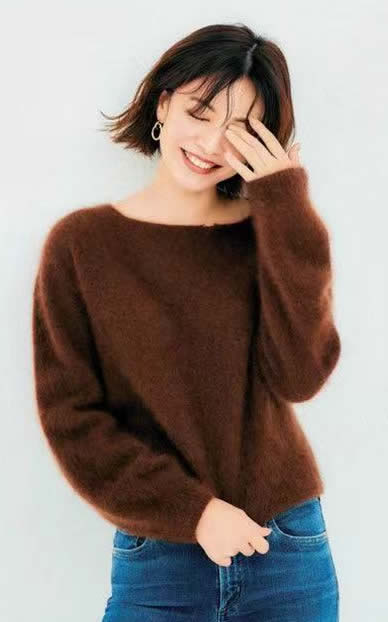 鬱悶，穿了多年的毛衣白穿了！不懂“骨架+膚色”，難怪一直穿錯