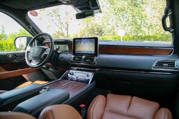 自駕出遊遇暴雨?不要慌!擁有一輛SUV最保險 3款全尺寸7座SUV推薦 自駕出遊遇暴雨?不要慌!擁有一輛SUV最保險 3款全尺寸7座SUV推薦