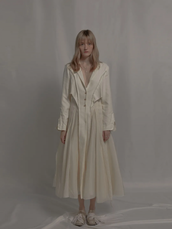 馬丁靴+連衣裙=秋冬王炸組合，顯高顯瘦，時髦慘了