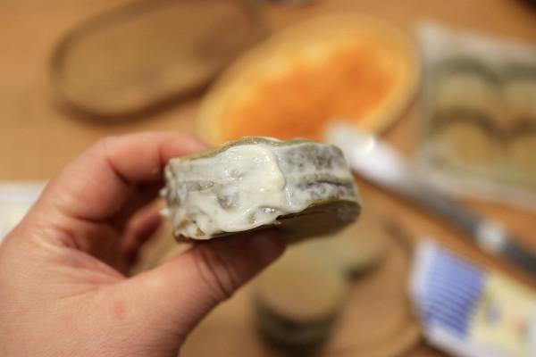 用1個雞蛋做的黑芝麻肉鬆小貝，咬一口真滿足，yyds就是你了