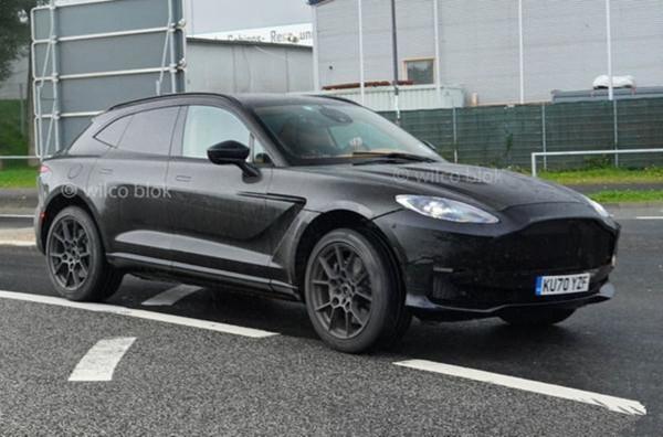 阿斯頓·馬丁DBX高效能版實車曝光,最大輸出功率有望達到639馬力 阿斯頓·馬丁DBX高效能版實車曝光,最大輸出功率有望達到639馬力