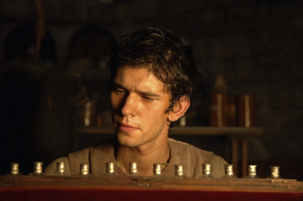 《香水》：謀殺少女製作香水？12瓶香水是12個少女的生命精華