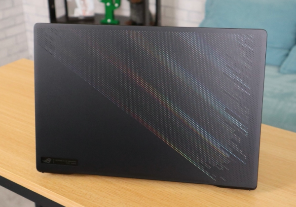 價效比高還是雞肋？ROG 幻16筆記本