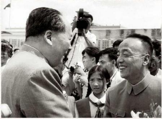 85年李伯釗逝世，楊尚昆阻止醫生將妻子送去太平間：再多坐一會兒