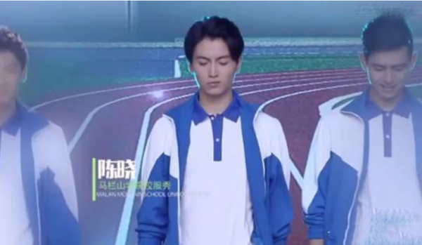 娛樂圈有多現實？鄧倫被記者搶走話筒，湯唯在紅毯上受主持人冷落