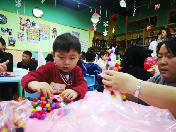 感受秋日讀書氣，打卡溫暖的書店