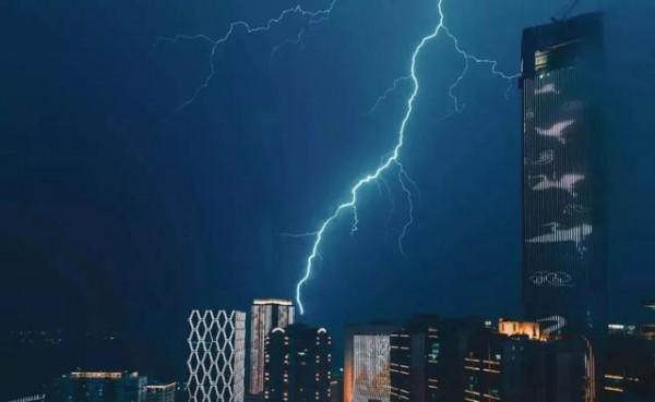 我國成功引雷，場面相當震撼，為何主動引雷，是將雷電儲存備用嗎