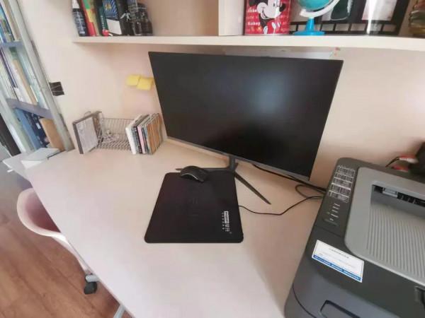 嘿！可以看看你的書桌嗎？